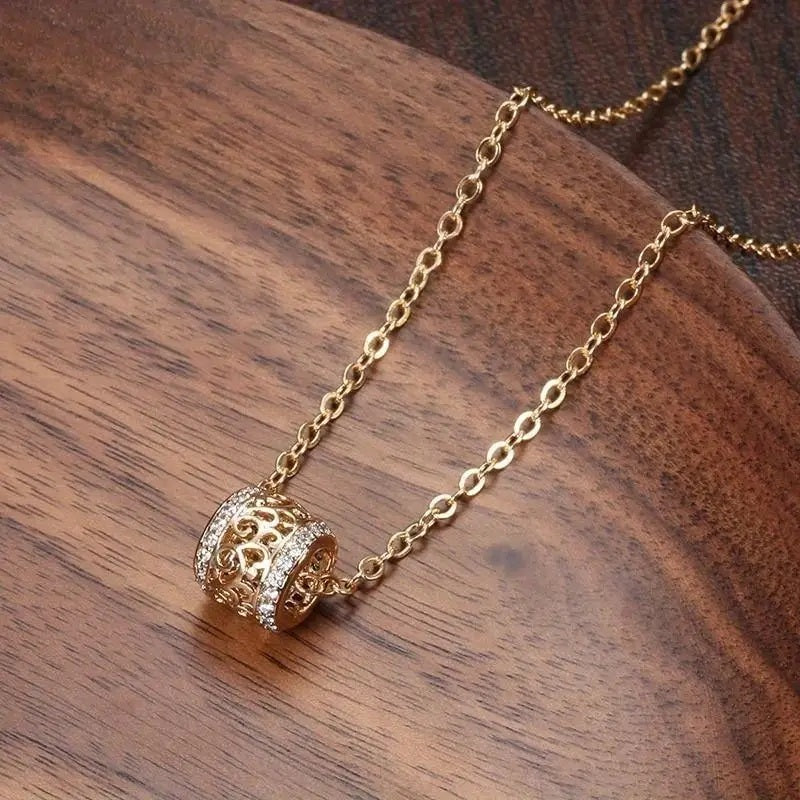 Exquisite Hollow Barrell Fashion Necklace