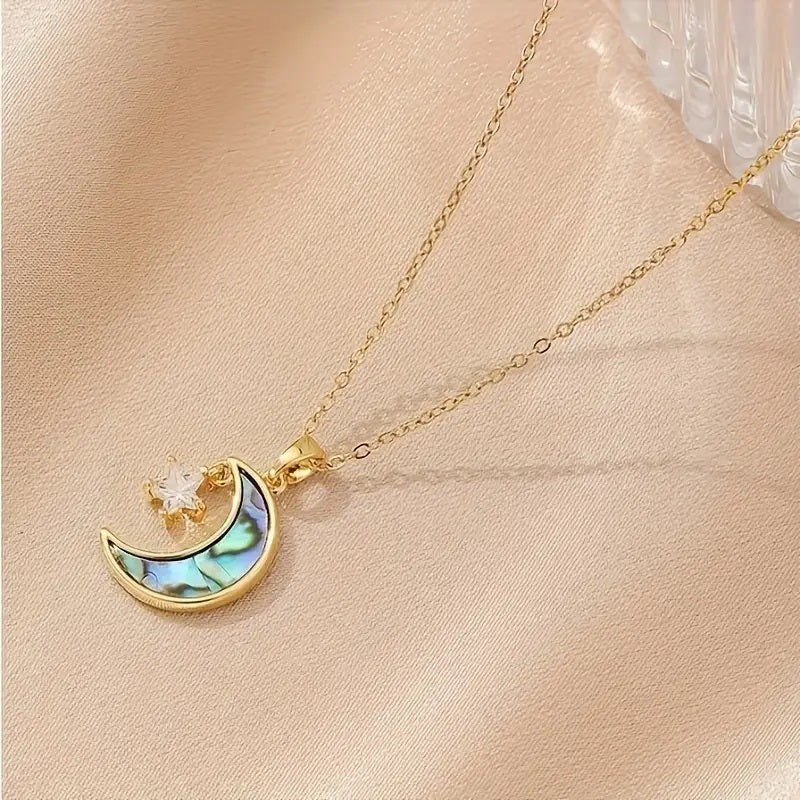 Elegant Måne & Stjerne Anheng Halskjede med Naturlige Skjelldetaljer