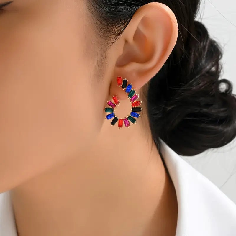 Søt Symfoni: Fargerike Akryl Hoopøredobber