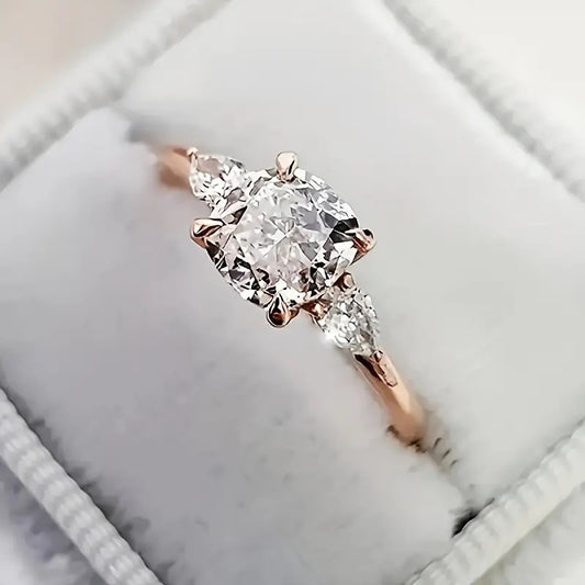 Elegant Ring With a 4-Prong Setting with Synthetic Zirconia.