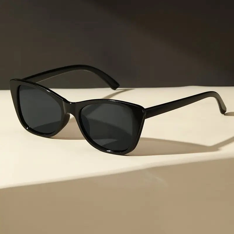 FAIRMARRY Women’s Classic Cat-Eye Fashion Glasses.