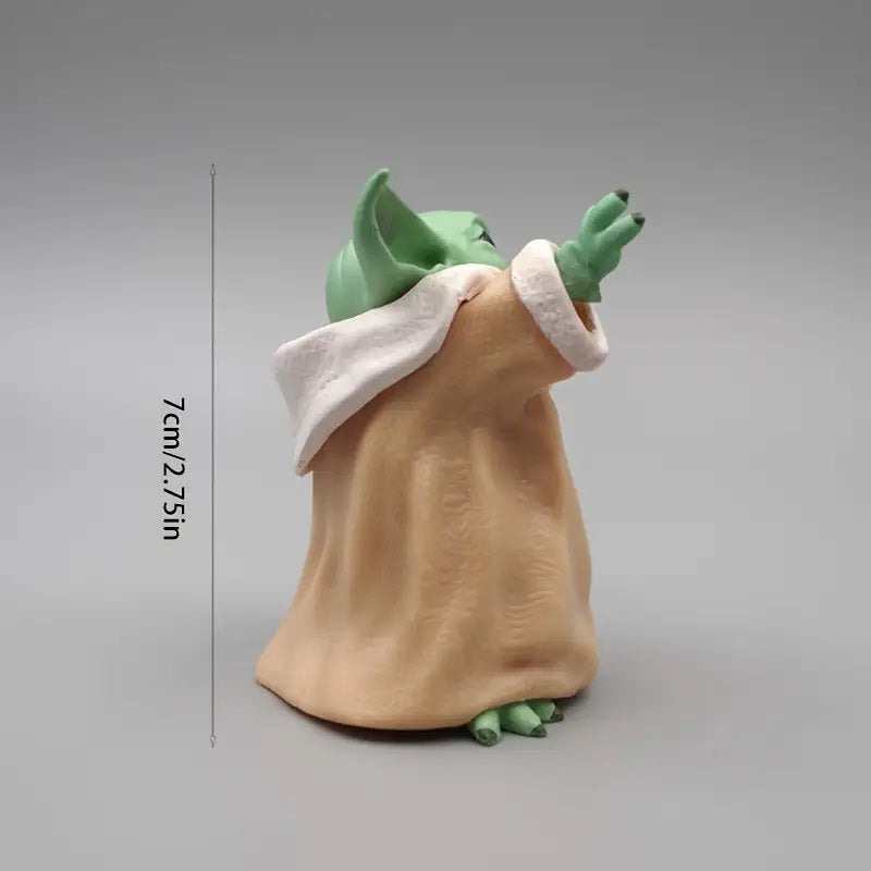 Star Wars Yoda Waving Action Figure Mini Collectible.