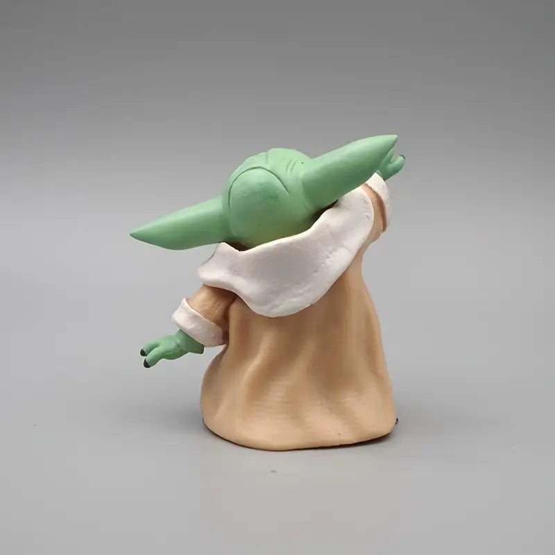 Star Wars Yoda Waving Action Figure Mini Collectible.